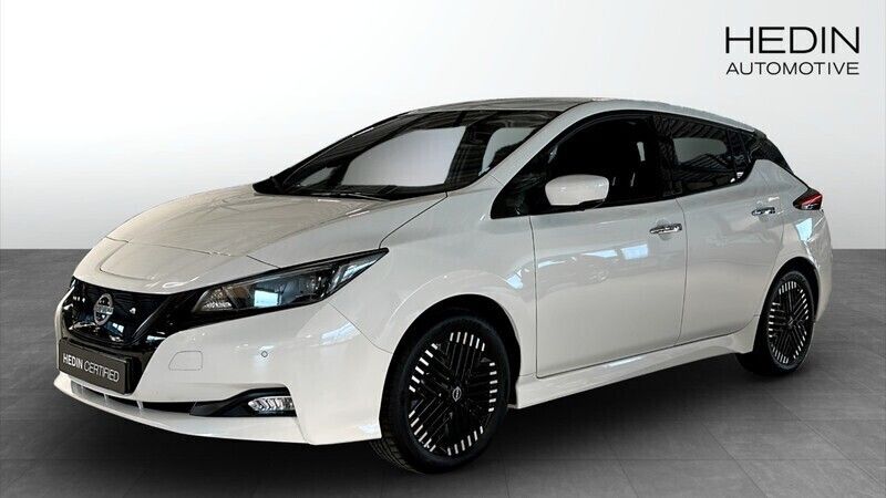 Vit (white) Begagnad 2023 Nissan Leaf N-Connecta Halvkombi | 224 900 kr (Marknadspris) - Bild 1/4