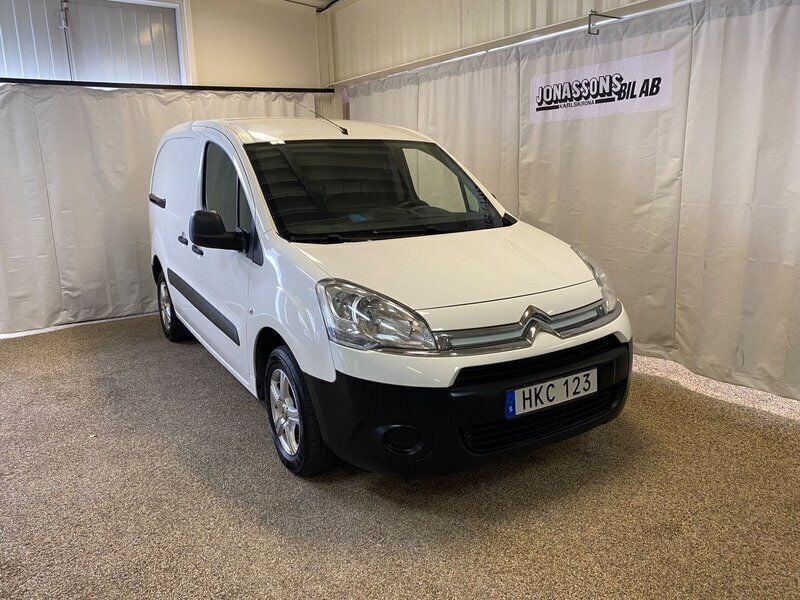 Vit Begagnad 2015 Citroën Berlingo Minibuss | 79 000 kr (Marknadspris) - Bild 1/4