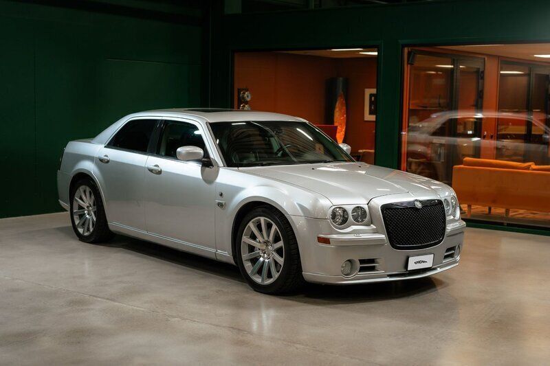 Silver Begagnad 2006 Chrysler 300C Sedan | 199 900 kr - Bild 1/4