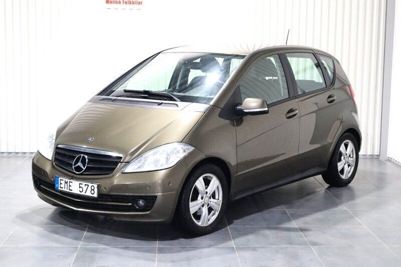 Ljusbrun Begagnad 2009 Mercedes A180 Classic Halvkombi | 34 900 kr (Marknadspris) - Bild 1/4