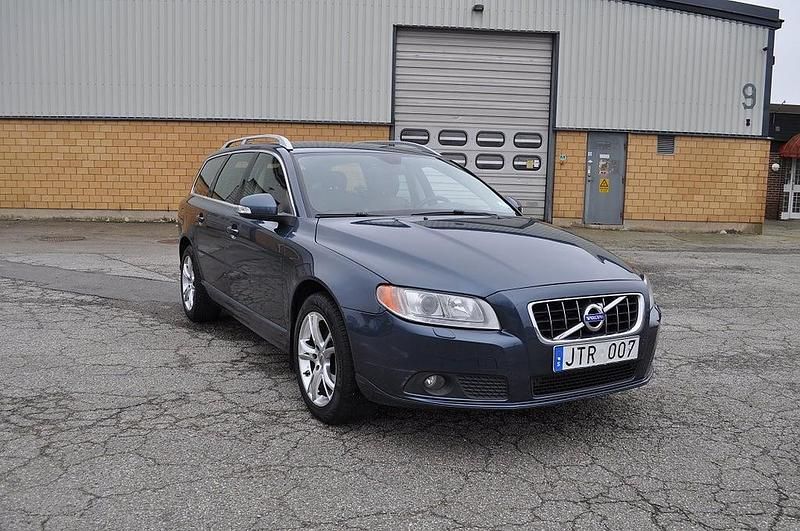 Begagnad 2009 Volvo V70 Summum Kombi | 44 500 kr (Superpris) - Bild 1/4