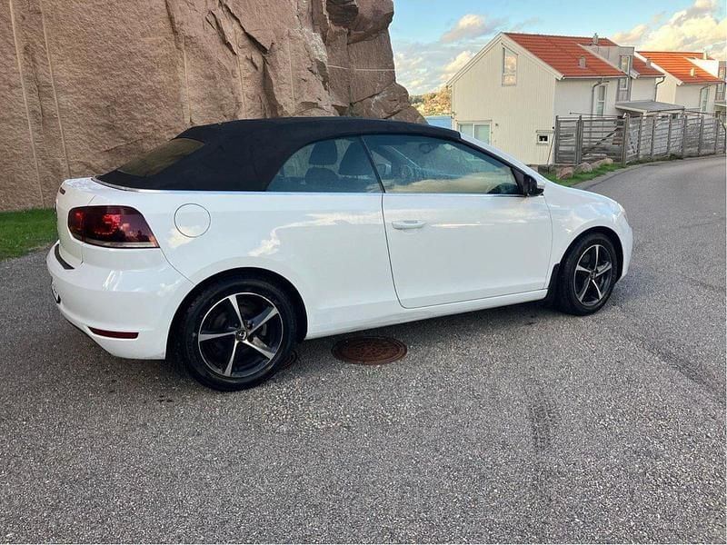 Vit Begagnad 2012 VW Golf Cabriolet Cab | 84 999 kr - Bild 1/4