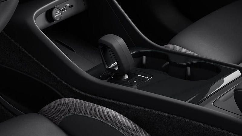 Begagnad Volvo EC40 Plus 188 kW (256 HK) 2025 Vit SUV