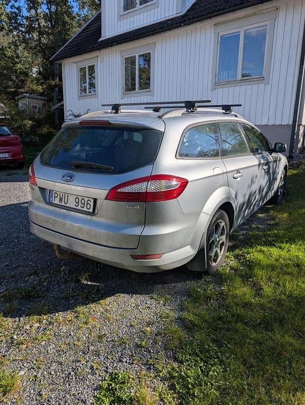 Grå Begagnad 2010 Ford Mondeo Trend Kombi | 5 000 kr - Bild 1/3