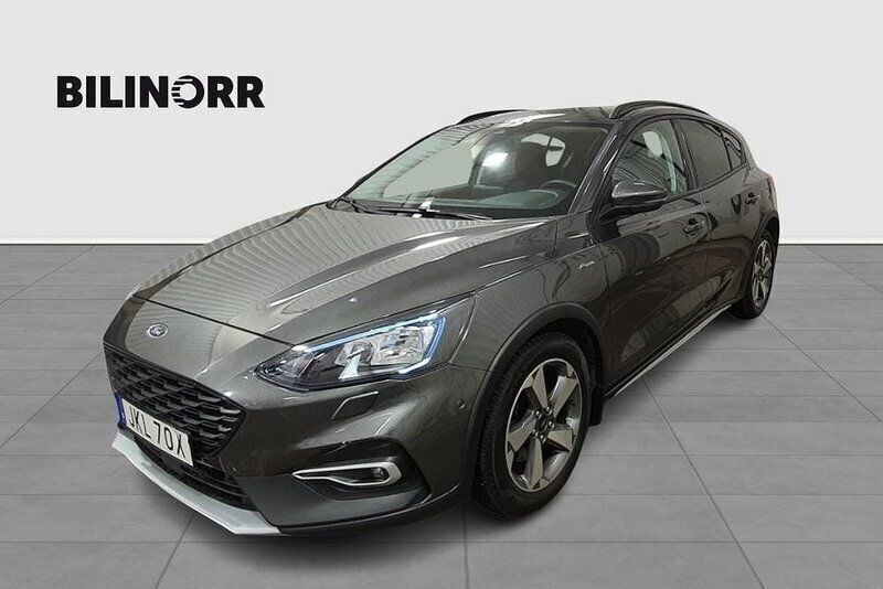 Grå Begagnad 2019 Ford Focus Active Halvkombi | 169 900 kr (Marknadspris) - Bild 1/4