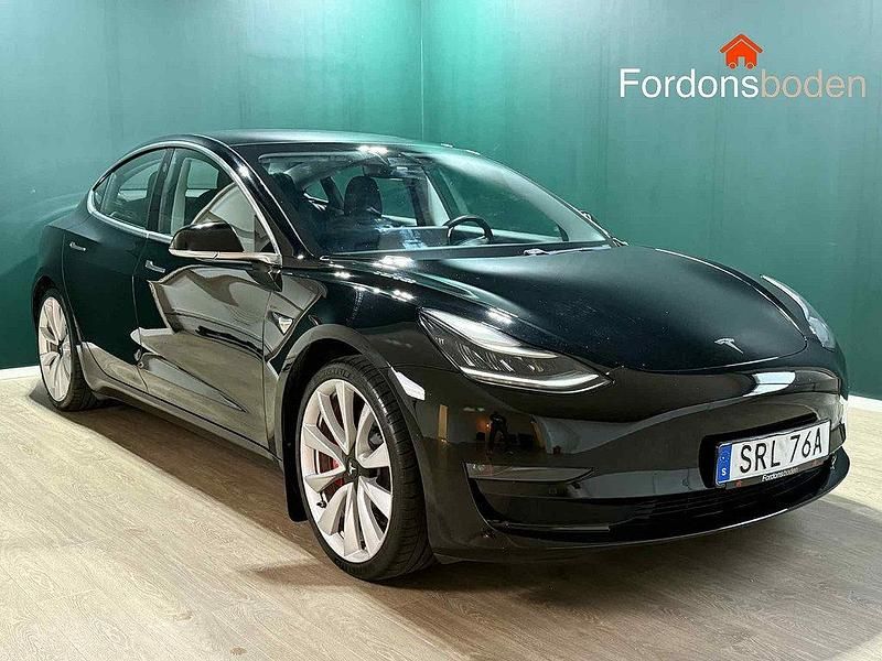Svart Begagnad 2019 Tesla Model 3 Performance Sedan | 294 800 kr (Marknadspris) - Bild 1/3