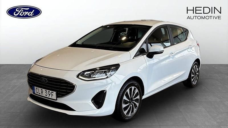 Vit Begagnad 2023 Ford Fiesta Titanium Halvkombi | 179 900 kr (Marknadspris) - Bild 1/4