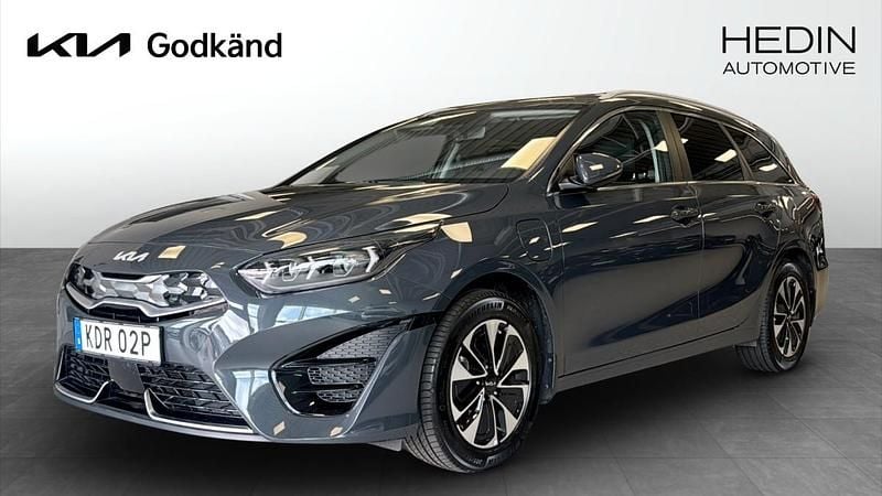 Mörkgrå (grey) Begagnad 2024 Kia Ceed Sportswagon Advance Kombi | 309 900 kr (Dyr) - Bild 1/4
