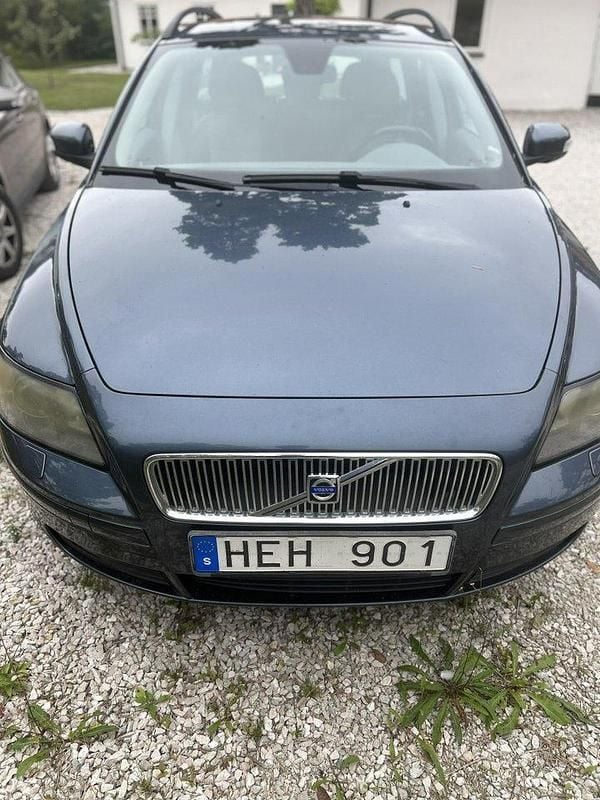 Blå Begagnad 2007 Volvo V50 Momentum Kombi | 14 500 kr (Superpris) - Bild 1/3