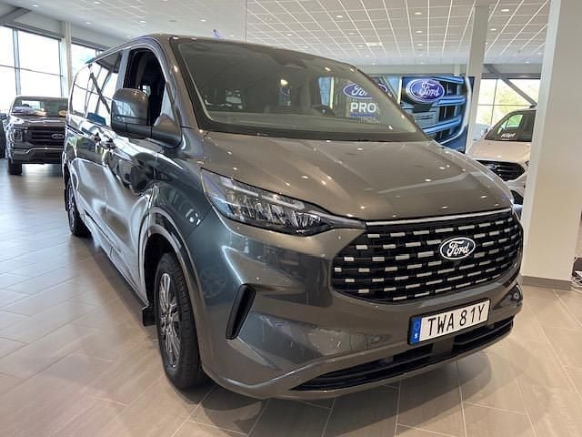Ny 2024 Ford Tourneo Custom Van | 576 000 kr (Marknadspris) - Bild 1/4