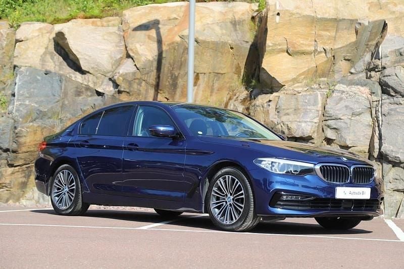 Blå Begagnad 2018 BMW 530e iPerformance Sedan | 289 000 kr (Bra pris) - Bild 1/3