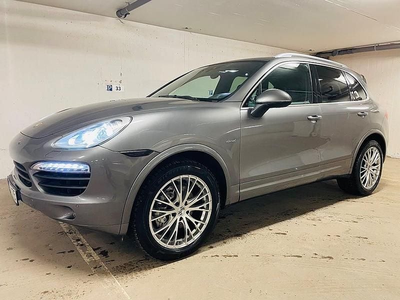 Begagnad Porsche Cayenne S 382 HK (280 kW) 2014 Grå SUV