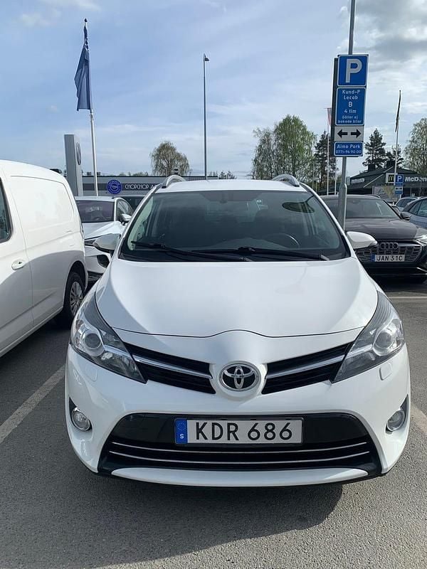 Begagnad 2015 Toyota Verso Minibuss | 87 000 kr (Bra pris) - Bild 1/4