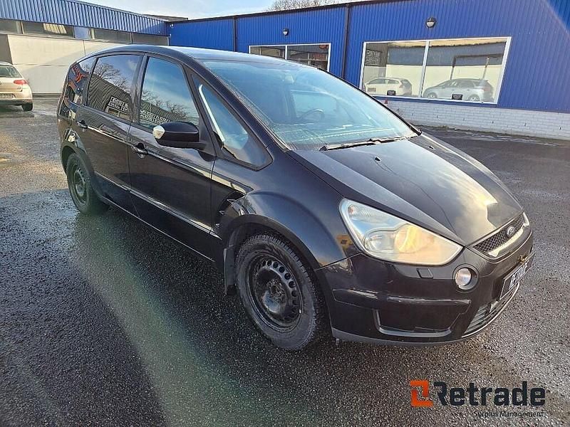 Begagnad Ford S-MAX S 146 HK (107 kW) 2008 Svart Minibuss