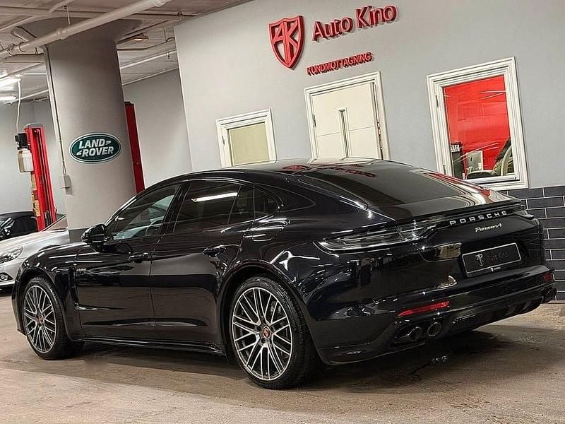 Begagnad Porsche Panamera 4 462 HK (339 kW) 2021 Svart Sedan