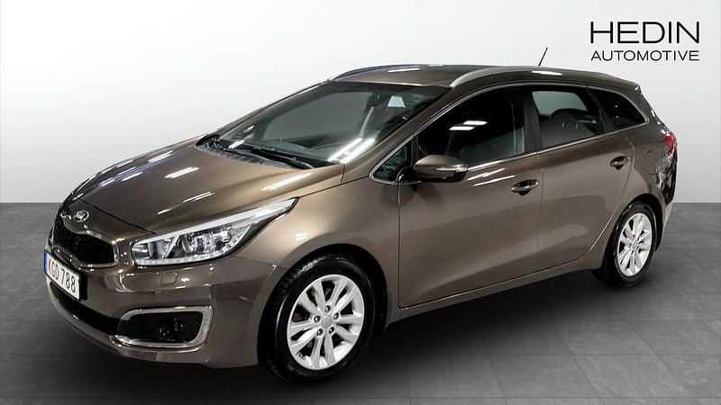 Grön (brown) Begagnad 2016 Kia Ceed Sportswagon Comfort Kombi | 99 900 kr (Bra pris) - Bild 1/4