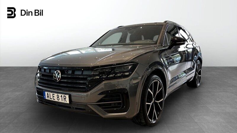 Grå Begagnad 2023 VW Touareg R-line SUV | 739 900 kr (Marknadspris) - Bild 1/4