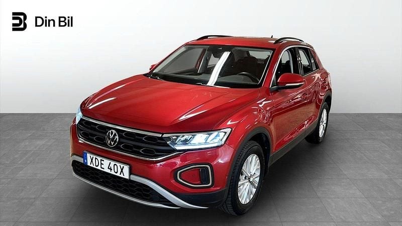 Röd Begagnad 2022 VW T-Roc Life SUV | 224 900 kr (Marknadspris) - Bild 1/4