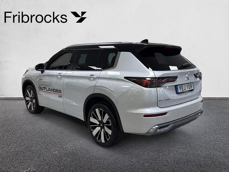 Begagnad Mitsubishi Outlander Edition 136 HK (100 kW) 2025 White diamond with black roof SUV