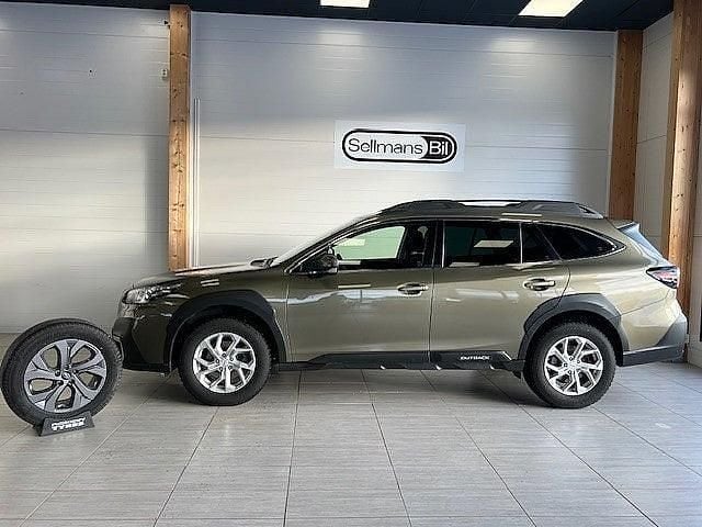 Grön Begagnad 2022 Subaru Outback Kombi | 329 000 kr (Marknadspris) - Bild 1/4