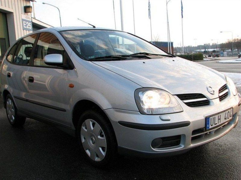 Begagnad nissan almera