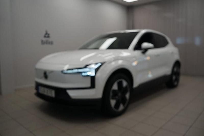 Vit Begagnad 2024 Volvo EX30 Core SUV | 339 900 kr (Superpris) - Bild 1/3