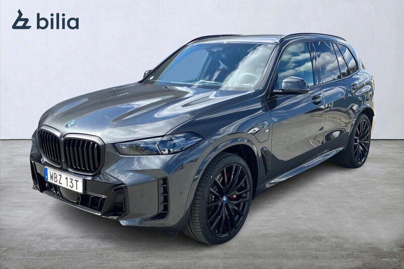 Grå Begagnad 2025 BMW X5 M Sport SUV | 1 399 000 kr - Bild 1/3