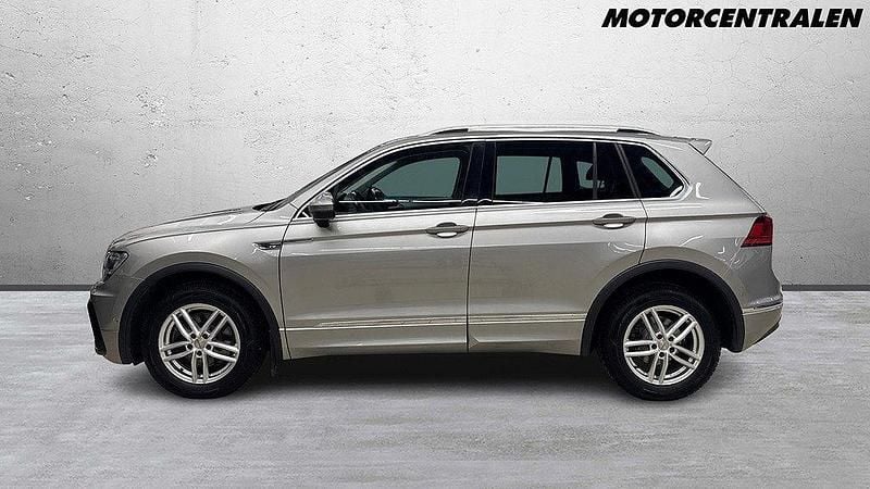 Silver Begagnad 2019 VW Tiguan R-line SUV | 299 000 kr (Dyr) - Bild 1/4