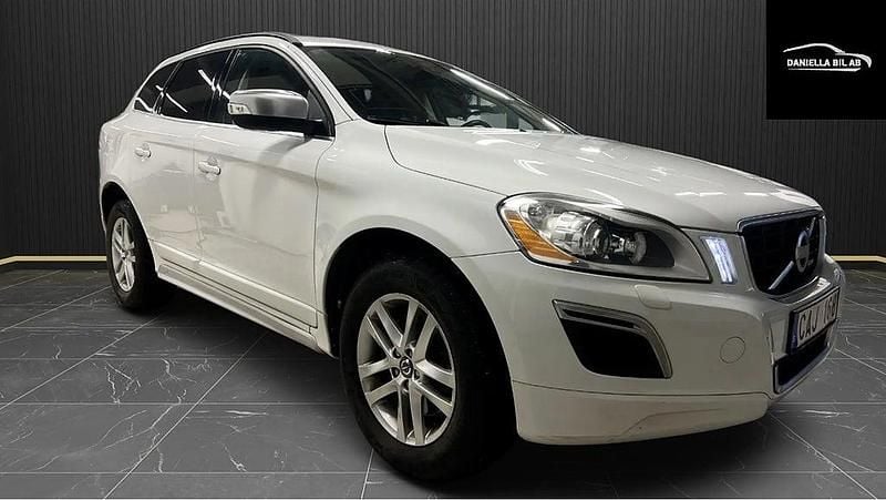Begagnad Volvo XC60 R-Design 163 HK (119 kW) 2012 Vit SUV