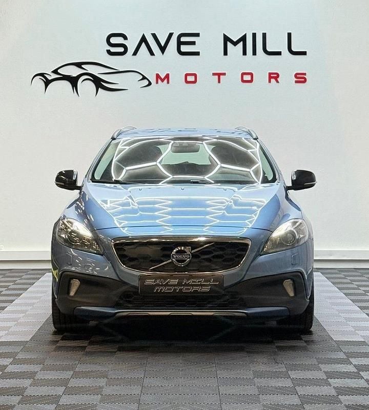 Begagnad Volvo V40 CC 200 HK (147 kW) 2016 Blå Kombi