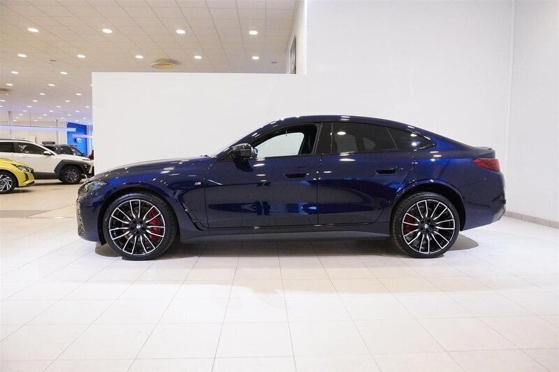 Begagnad BMW i4 Efficient Dynamics 442 kW (601 HK) 2024 Blå Sedan