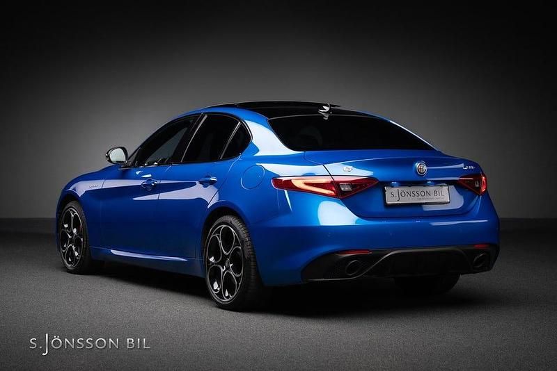 Begagnad Alfa Romeo Giulia Veloce 280 HK (205 kW) 2022 Misanoblå metallic Sedan