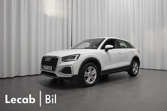 Begagnad Audi Q2 Advanced Plus 150 HK (110 kW) 2023 Glaciärvit metallic SUV