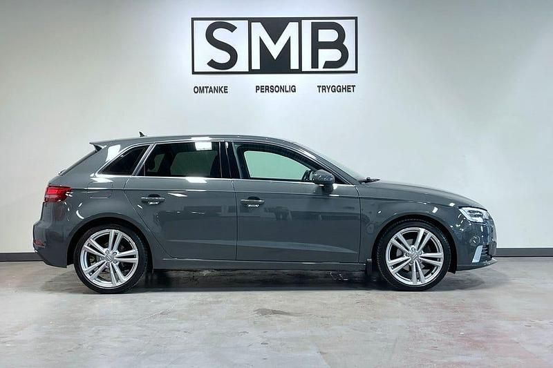 Begagnad Audi A3 Comfort 150 HK (110 kW) 2020 Grå Sedan