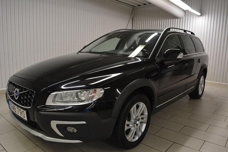 Svart Begagnad 2016 Volvo XC70 Momentum SUV | 144 000 kr (Bra pris) - Bild 1/3