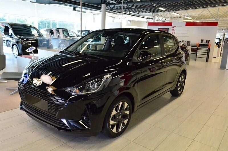 Svart Begagnad 2023 Hyundai i10 Advanced Halvkombi | 169 800 kr (Marknadspris) - Bild 1/4