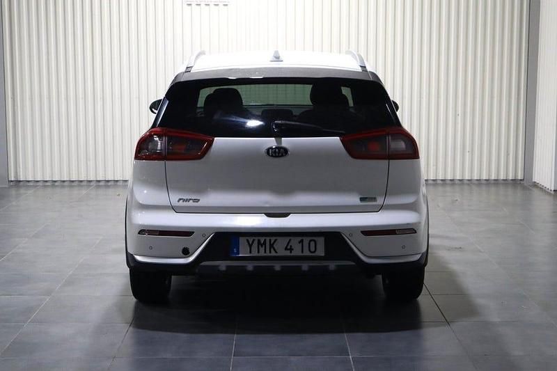 Begagnad Kia Niro Advance 141 HK (103 kW) 2017 Vit SUV