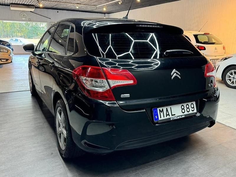 Begagnad Citroën C4 112 HK (82 kW) 2011 Svart Halvkombi