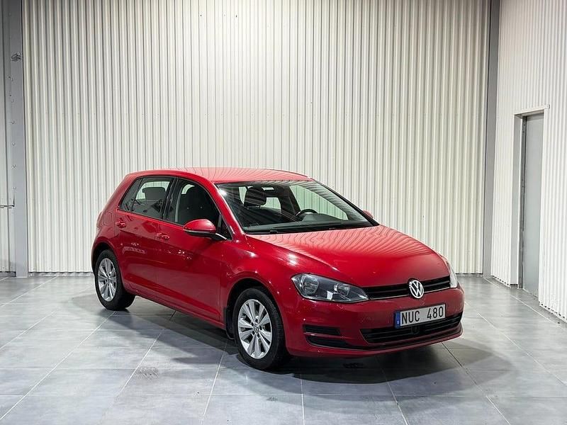 Begagnad VW Golf VII 105 HK (77 kW) 2013 Röd Halvkombi