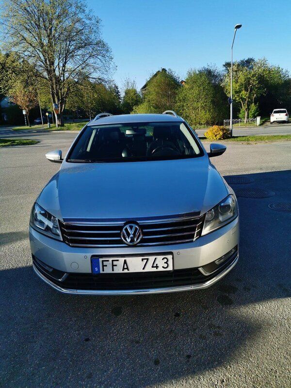Silver Begagnad 2012 VW Passat GT Kombi | 76 500 kr (Marknadspris) - Bild 1/4