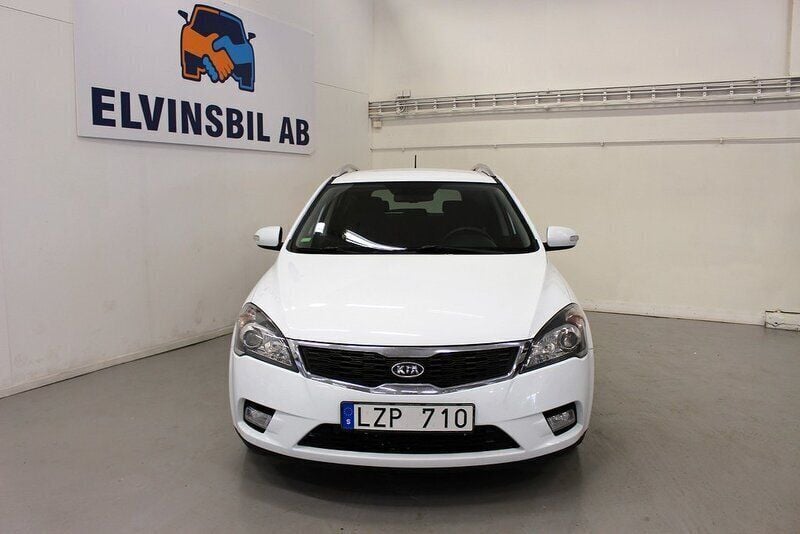 Begagnad Kia Ceed Sportswagon 128 HK (94 kW) 2011 Vit Kombi
