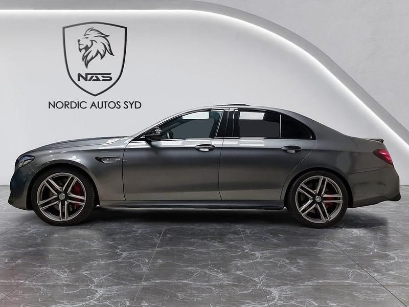 Begagnad Mercedes E63S AMG AMG 612 HK (450 kW) 2018 Grå Sedan