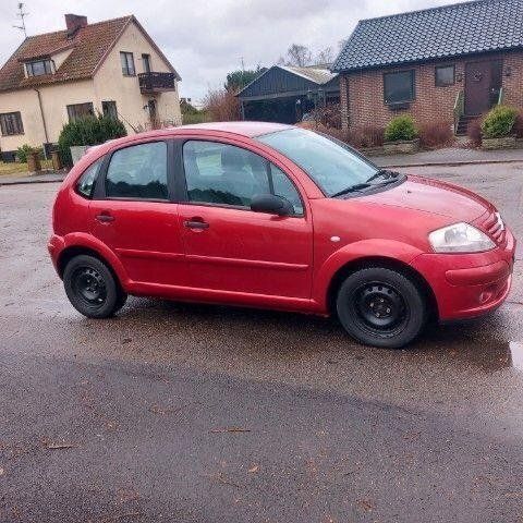 Begagnad 2003 Citroën C3 Halvkombi | 13 000 kr (Marknadspris) - Bild 1/4