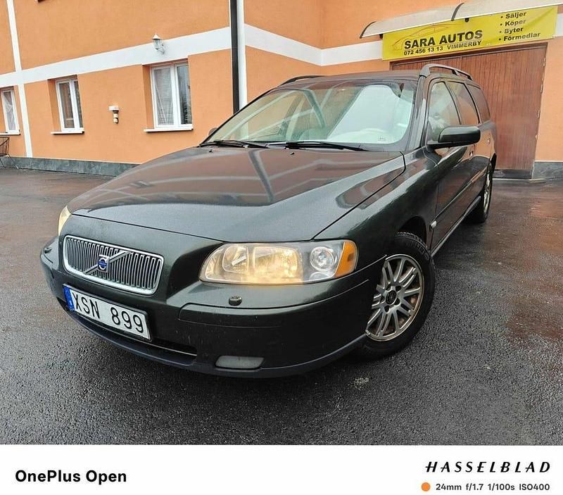 Begagnad Volvo V70 Kinetic 140 HK (102 kW) 2007 Mörkgrön (grön) Kombi