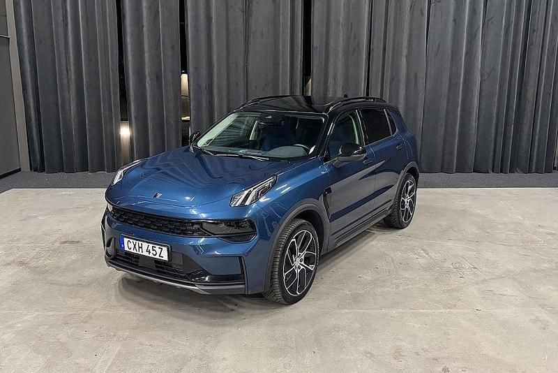 Blå Begagnad 2021 Lynk & Co 01 SUV | 229 900 kr (Marknadspris) - Bild 1/4