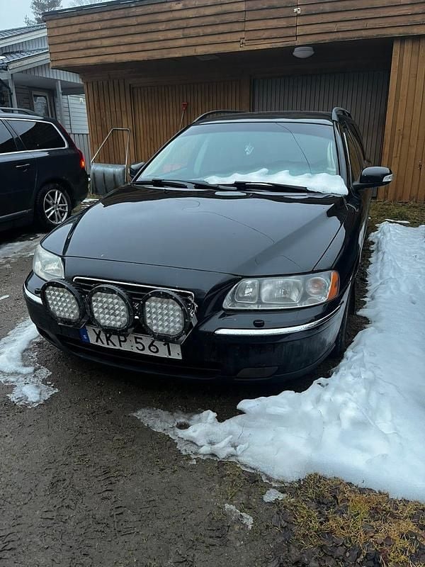 Begagnad 2006 Volvo V70 Kombi | 18 000 kr (Marknadspris) - Bild 1/4