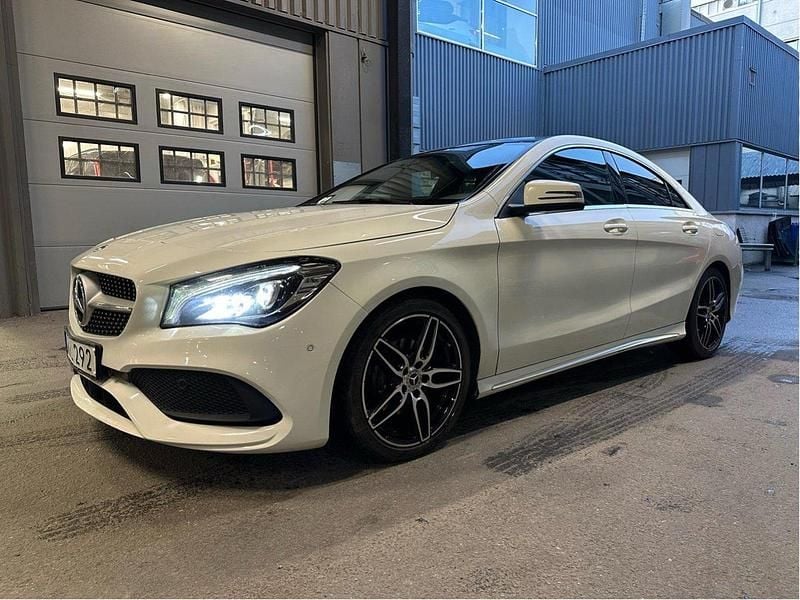 Vit Begagnad 2018 Mercedes CLA200 AMG Sportkupé | 185 000 kr (Marknadspris) - Bild 1/4