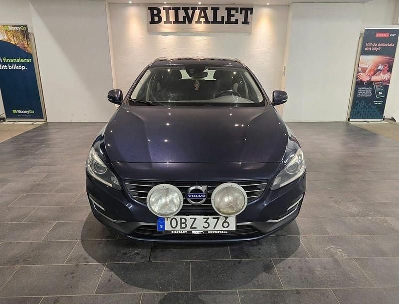 Blå Begagnad 2015 Volvo V60 Summum Kombi | 119 900 kr - Bild 1/4