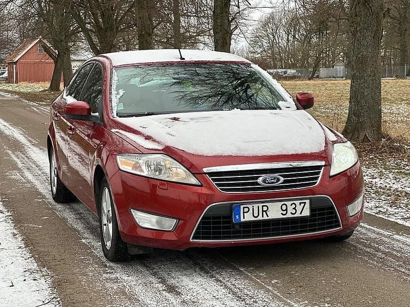 Orange metallic Begagnad 2008 Ford Mondeo Ghia Halvkombi | 39 900 kr (Superpris) - Bild 1/4