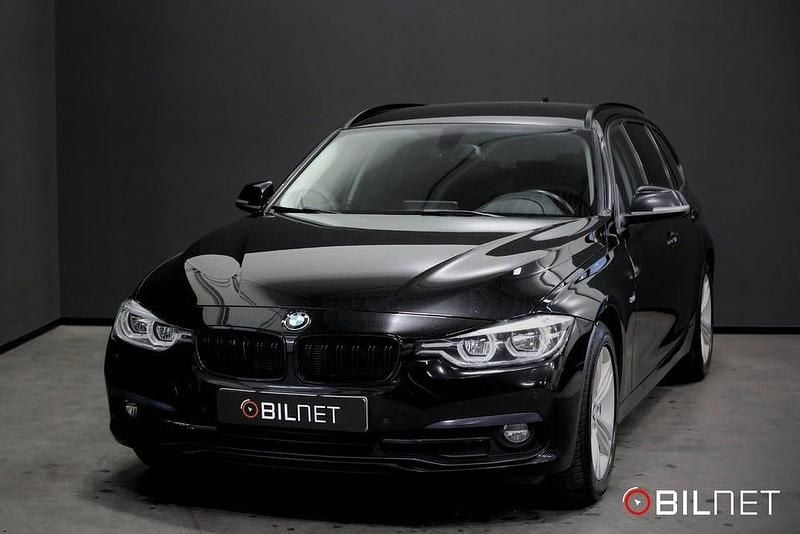 Svart Begagnad 2018 BMW 320 Sport Line Kombi | 169 900 kr (Bra pris) - Bild 1/3